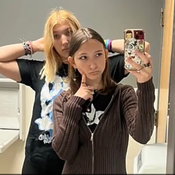 Meet your Posher, Lisa Robyn - Picture 14 of 14